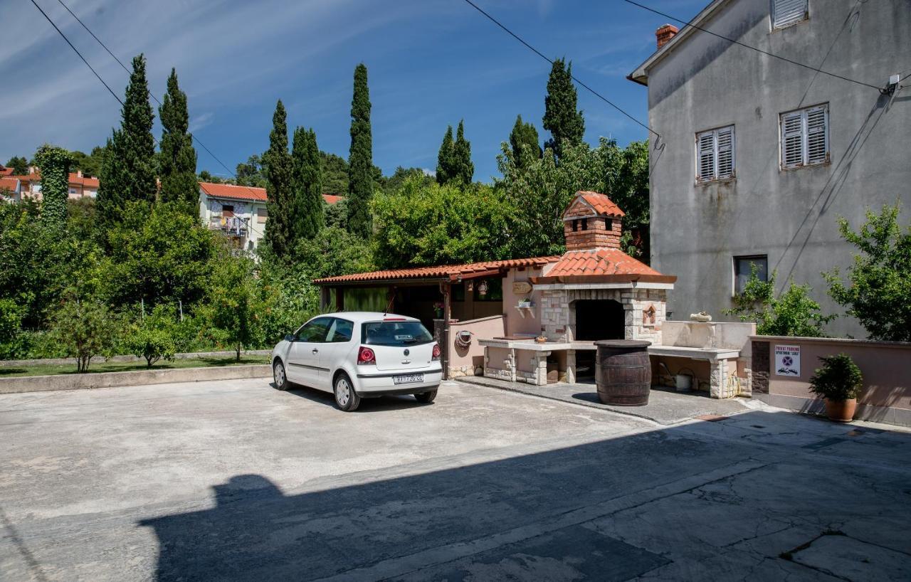 Apartments Luka راب المظهر الخارجي الصورة