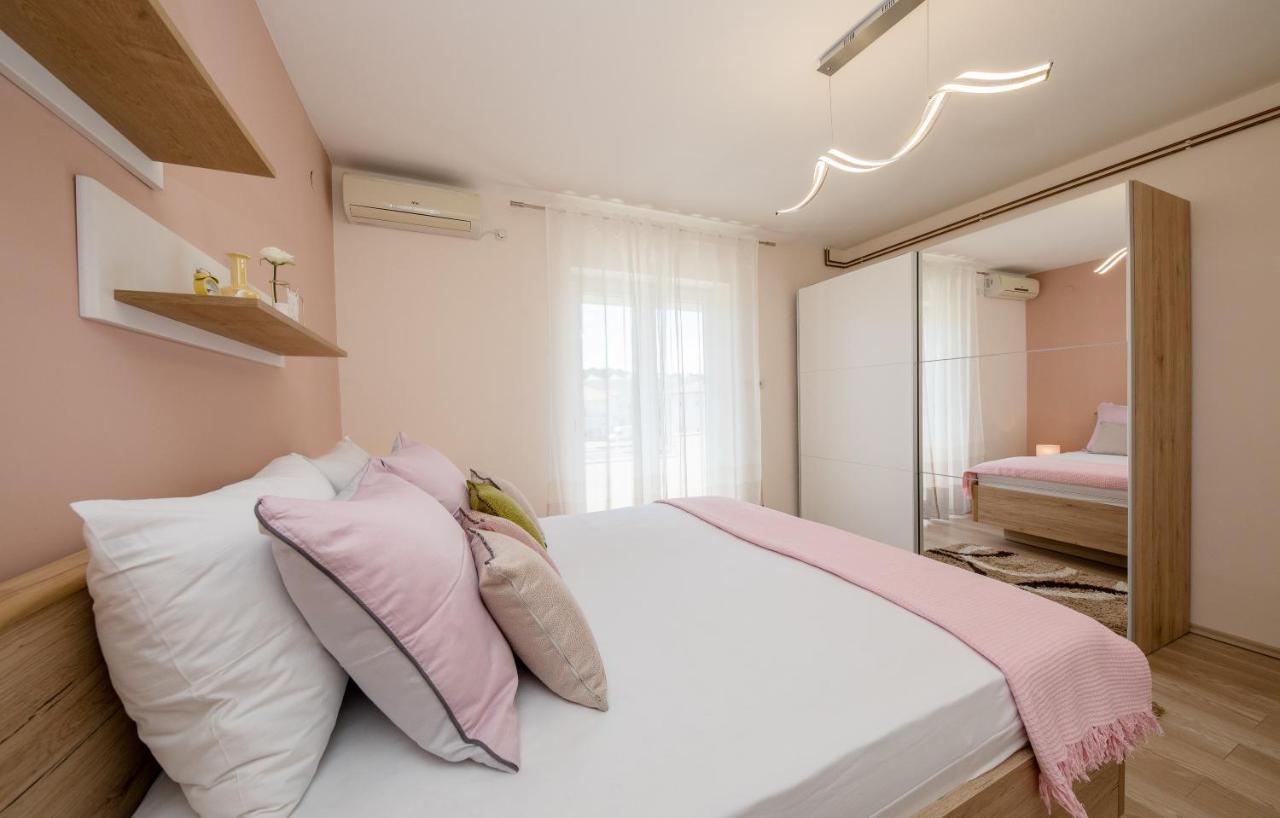 Apartments Luka راب المظهر الخارجي الصورة