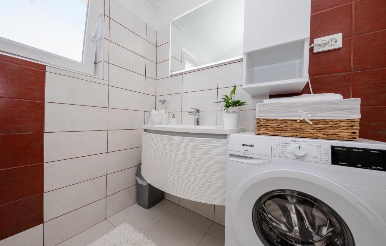 Apartments Luka راب المظهر الخارجي الصورة