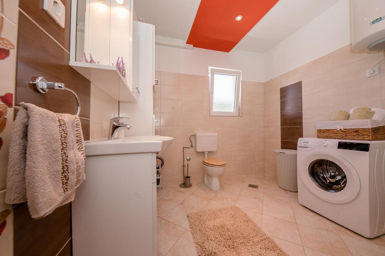 Apartments Luka راب المظهر الخارجي الصورة