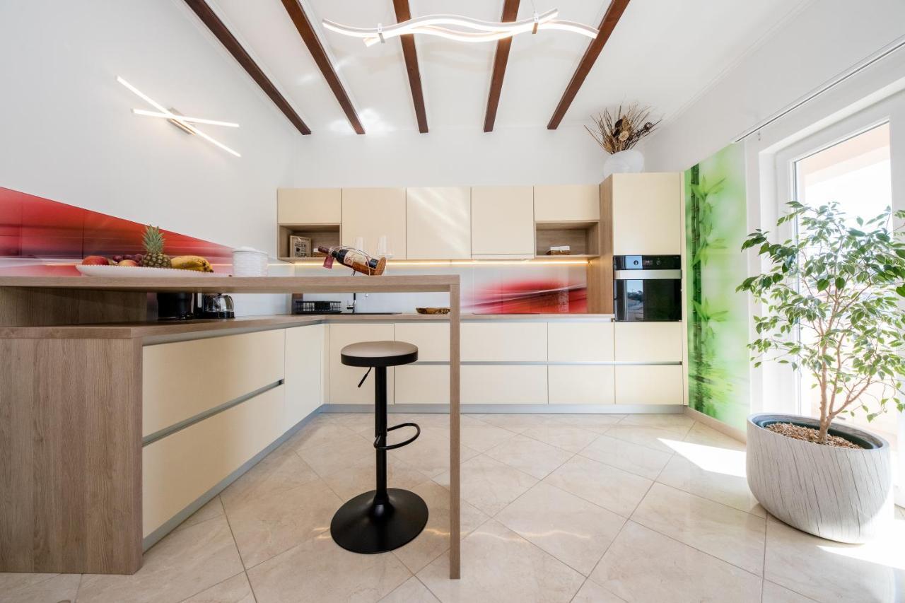 Apartments Luka راب المظهر الخارجي الصورة